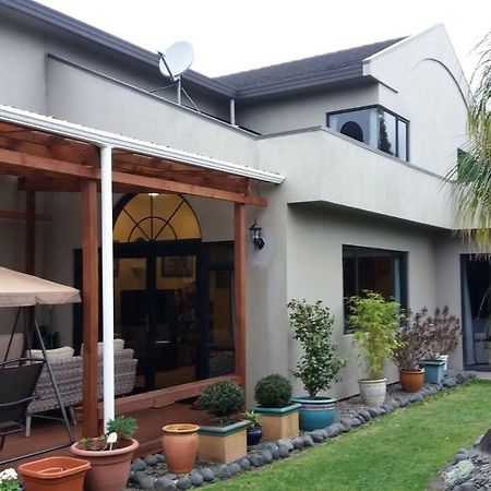 Hamilton East Homestay Exterior photo